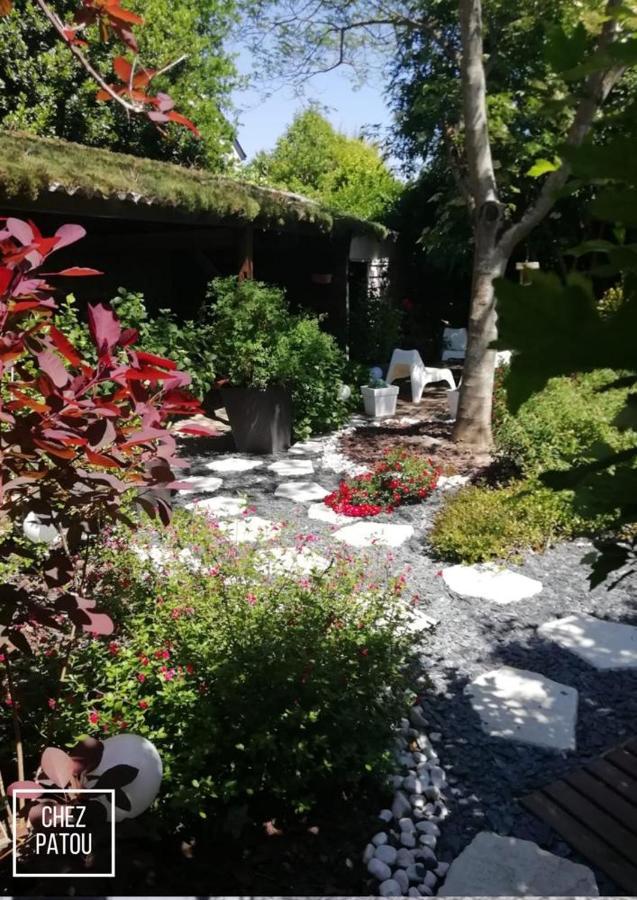 Bed and Breakfast Chez Patou Laval  Exterior foto