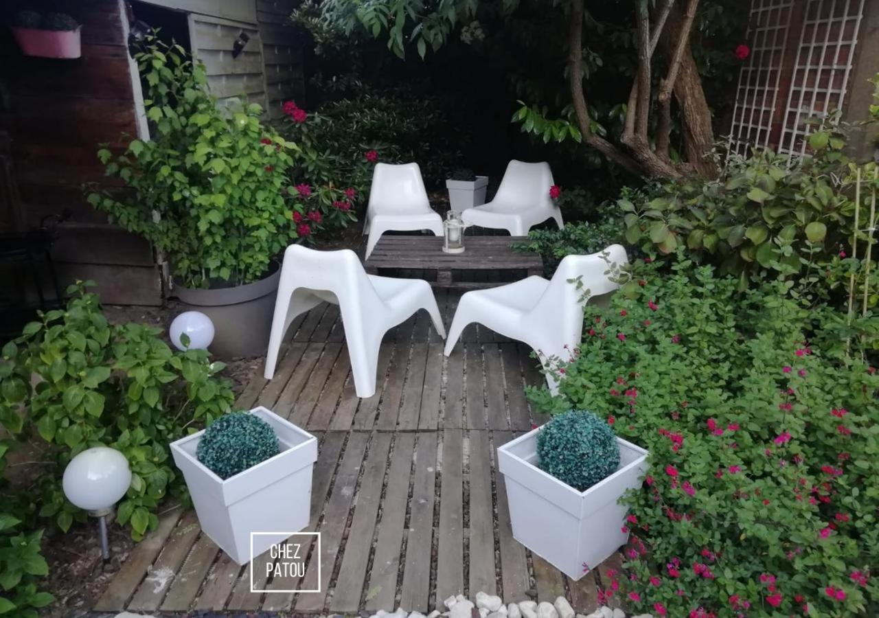 Bed and Breakfast Chez Patou Laval  Exterior foto