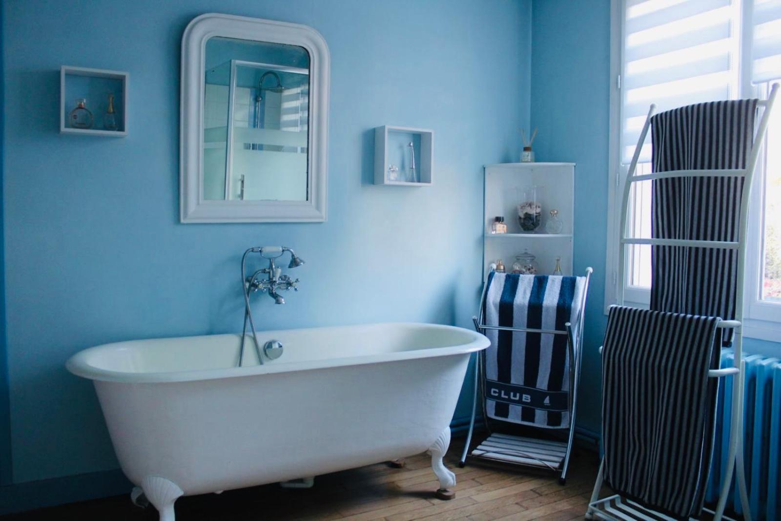 Bed and Breakfast Chez Patou Laval  Exterior foto